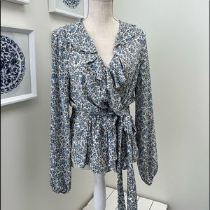 MAX STUDIOS FLORAL BLUE WRAP TOP🦋😇🦋😇🦋 so beautiful and didn’t get to wear